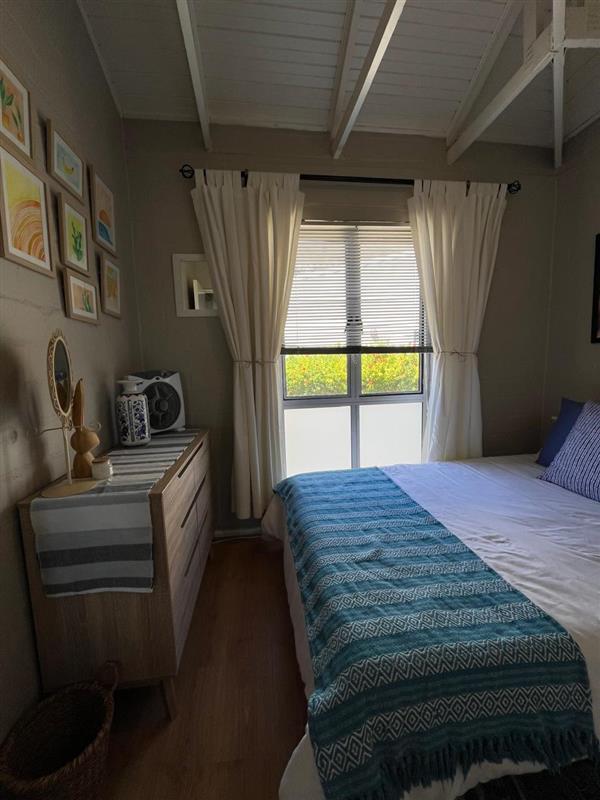 2 Bedroom Property for Sale in Vredehoek Western Cape